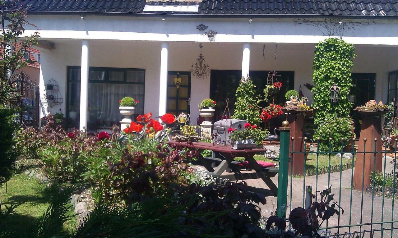 cafesahne u Pension Dranske Bagian luar foto